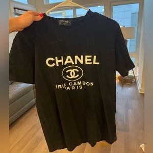 Men’s Chanel T-shirt size Large never worn